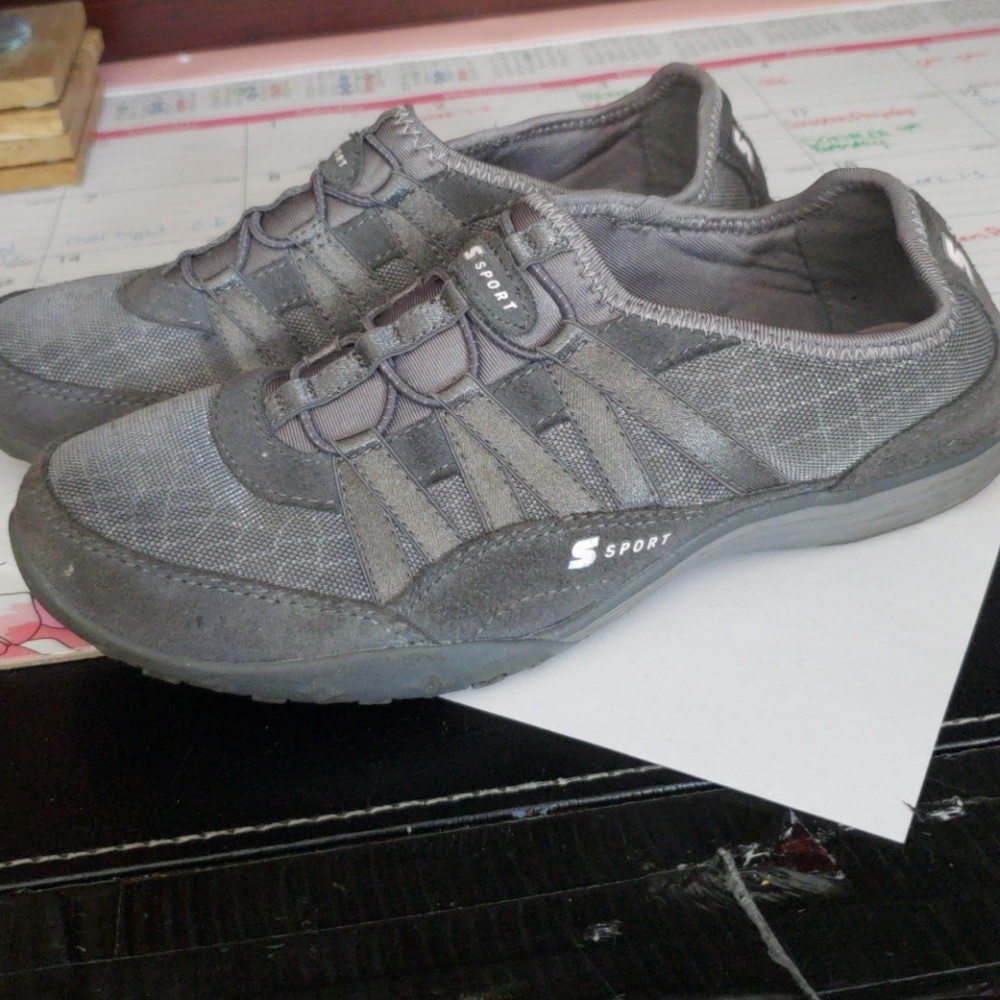 Sport running slip on shoes